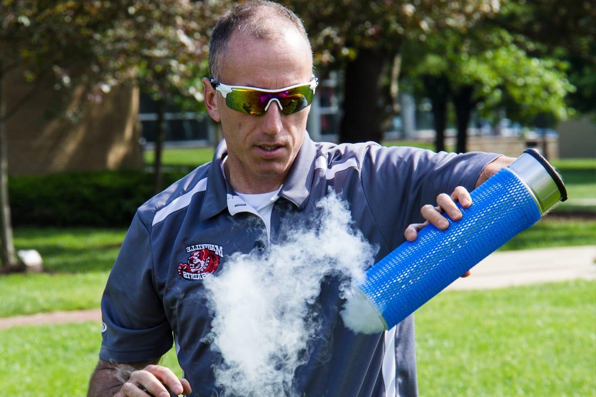 Professor Tom Spudich Science Experiment with pre-medicine students